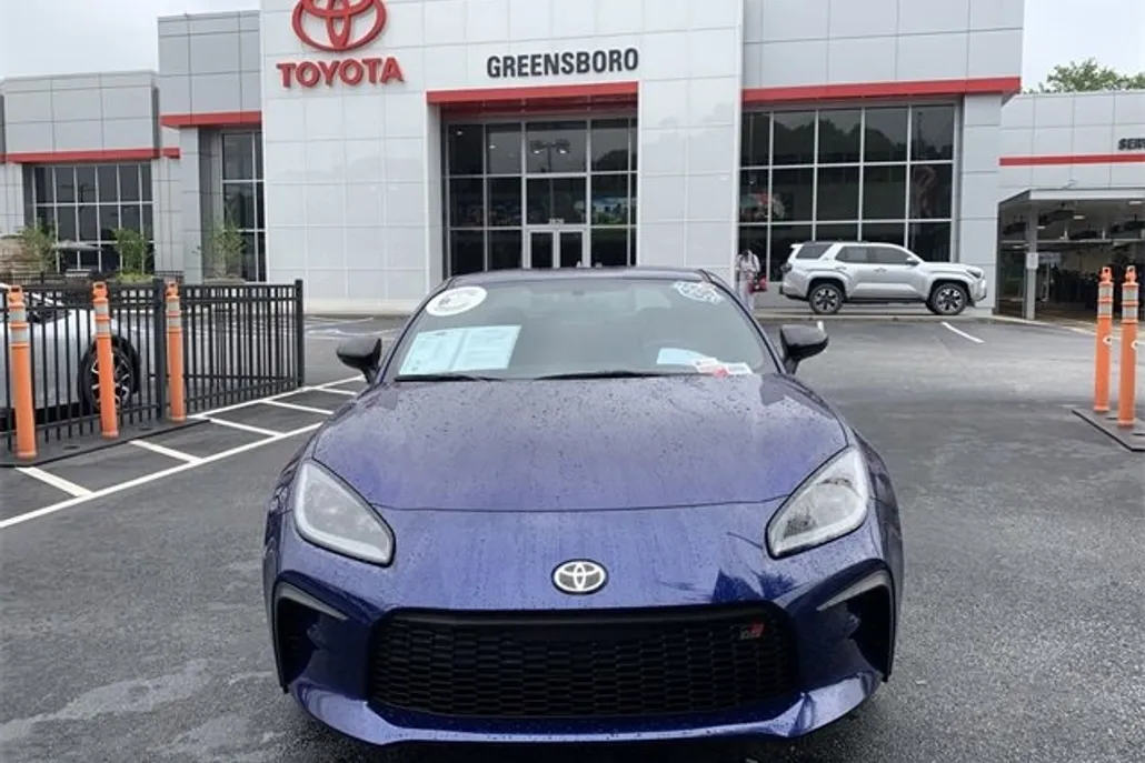 2023 Toyota GR86 Premium photo 1
