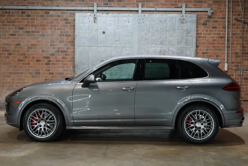2018 Porsche Cayenne Turbo S photo 1