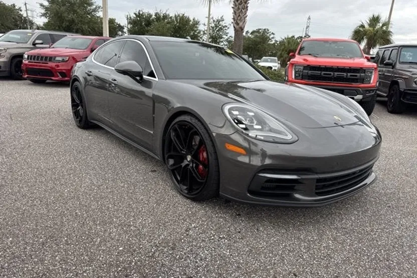2018 Porsche Panamera 4S photo 1