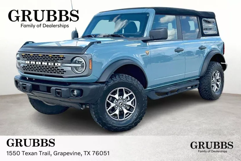2023 Ford Bronco Badlands photo 1