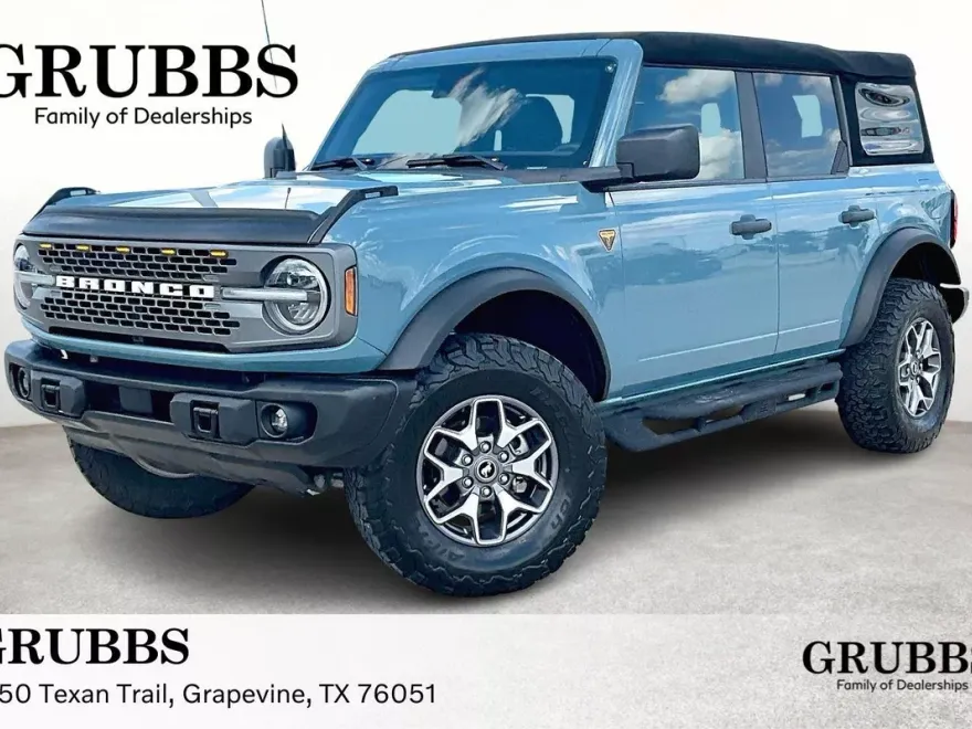 2023 Ford Bronco Badlands photo 1