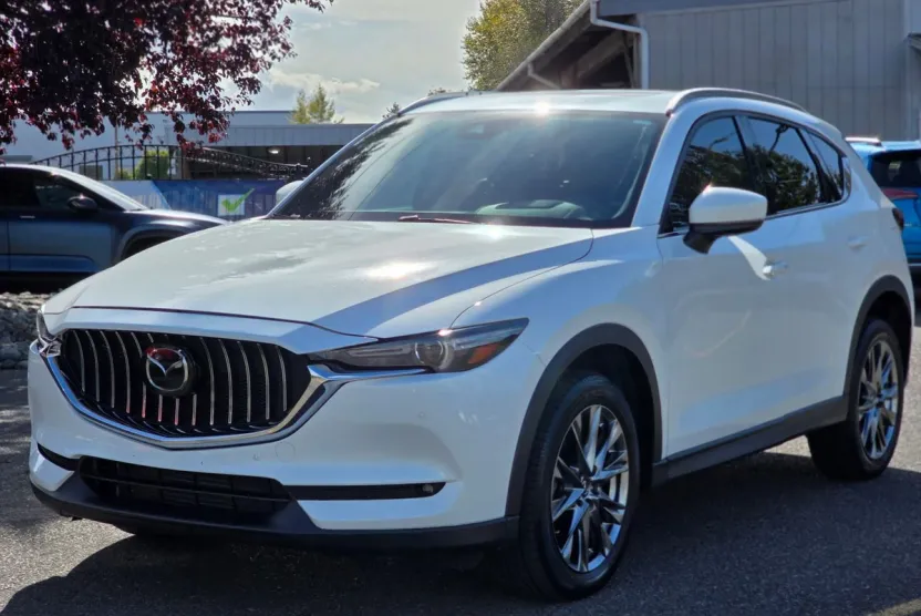 2019 Mazda CX-5 Signature photo 1