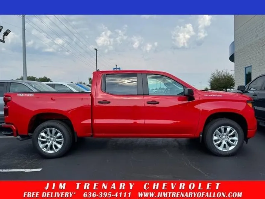 2025 Chevrolet Silverado 1500 Custom photo 1