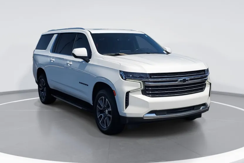2021 Chevrolet Suburban LT photo 1