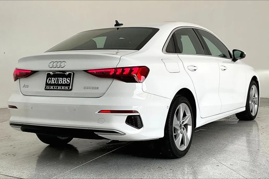 2022 Audi A3 Premium photo 1