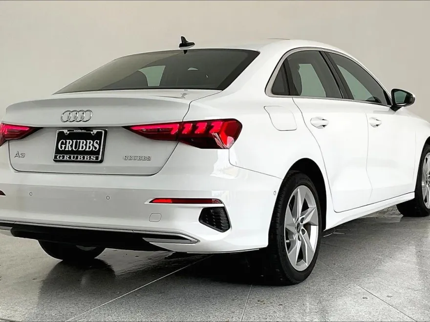2022 Audi A3 Premium photo 1