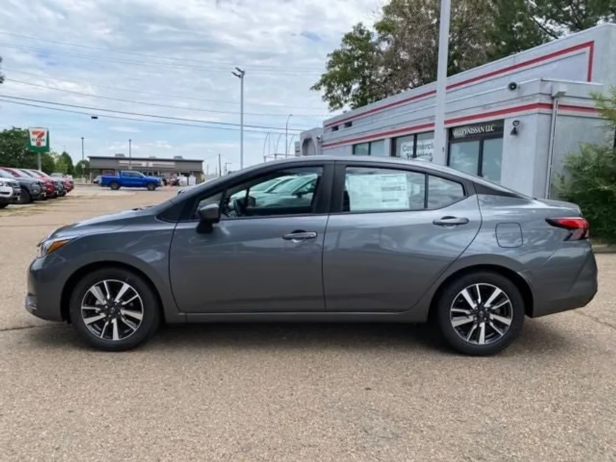 2025 Nissan Versa 1.6 SV photo 1