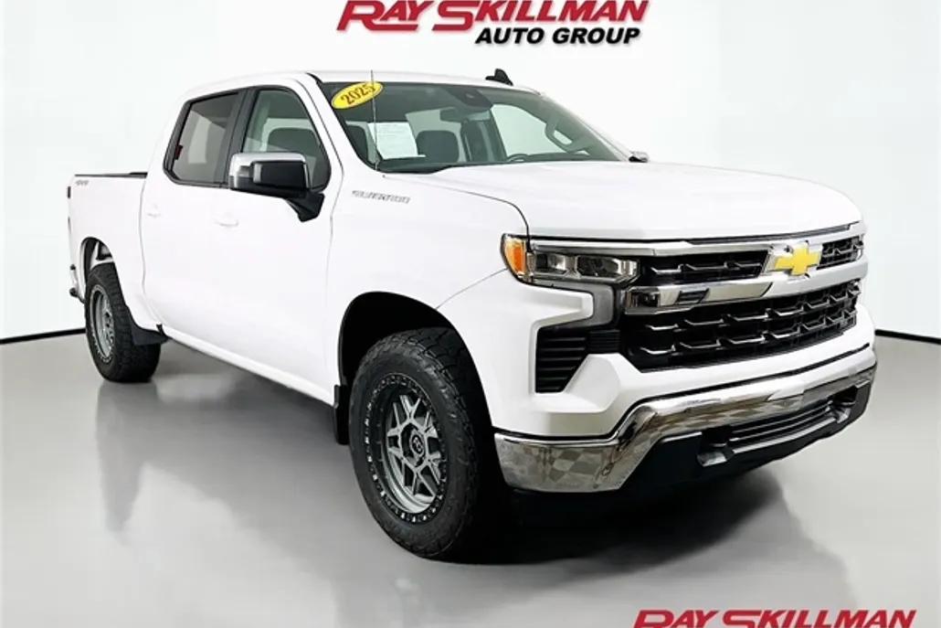 2025 Chevrolet Silverado 1500 LT photo 1