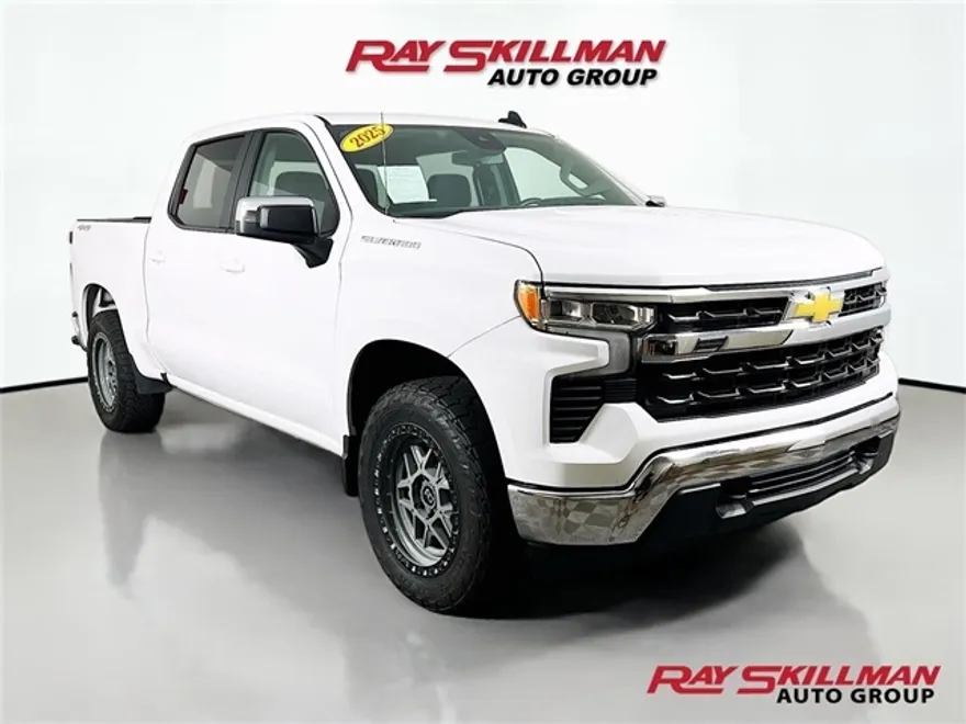 2025 Chevrolet Silverado 1500 LT photo 1