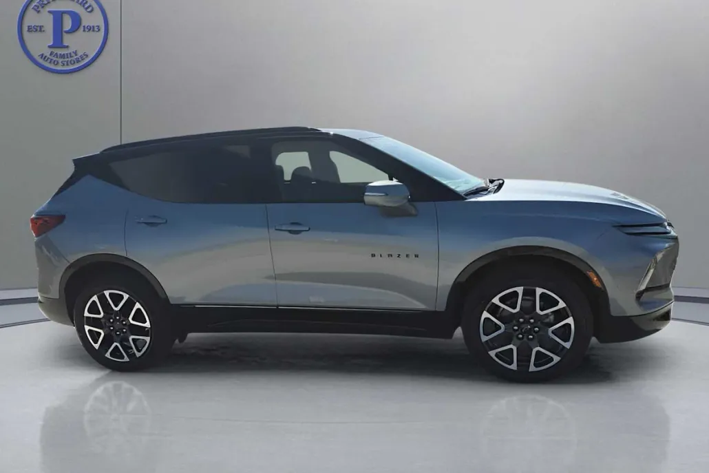 2025 Chevrolet Blazer RS photo 1