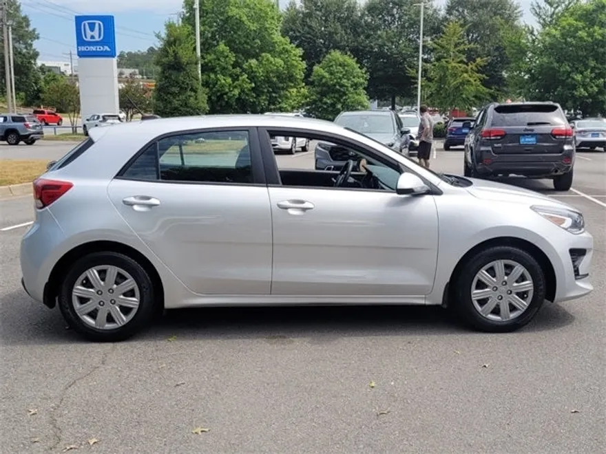 2023 Kia Rio S photo 1