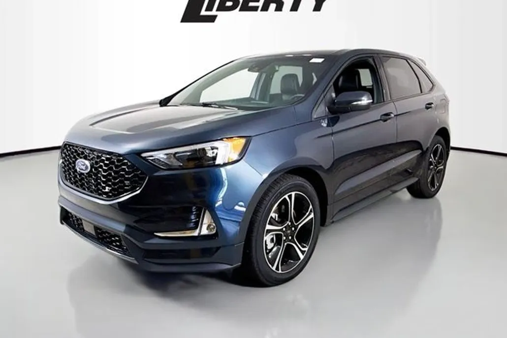 2022 Ford Edge ST photo 1