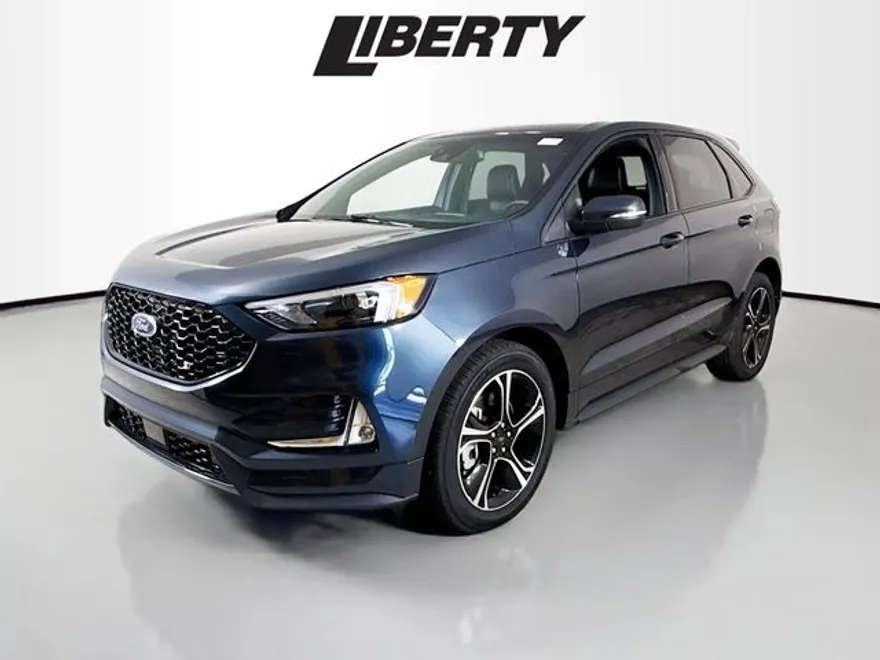 2022 Ford Edge ST photo 1