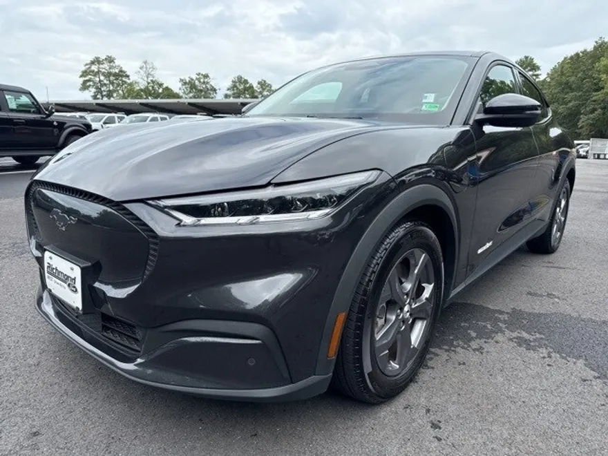 2022 Ford Mustang Mach-E Select photo 1