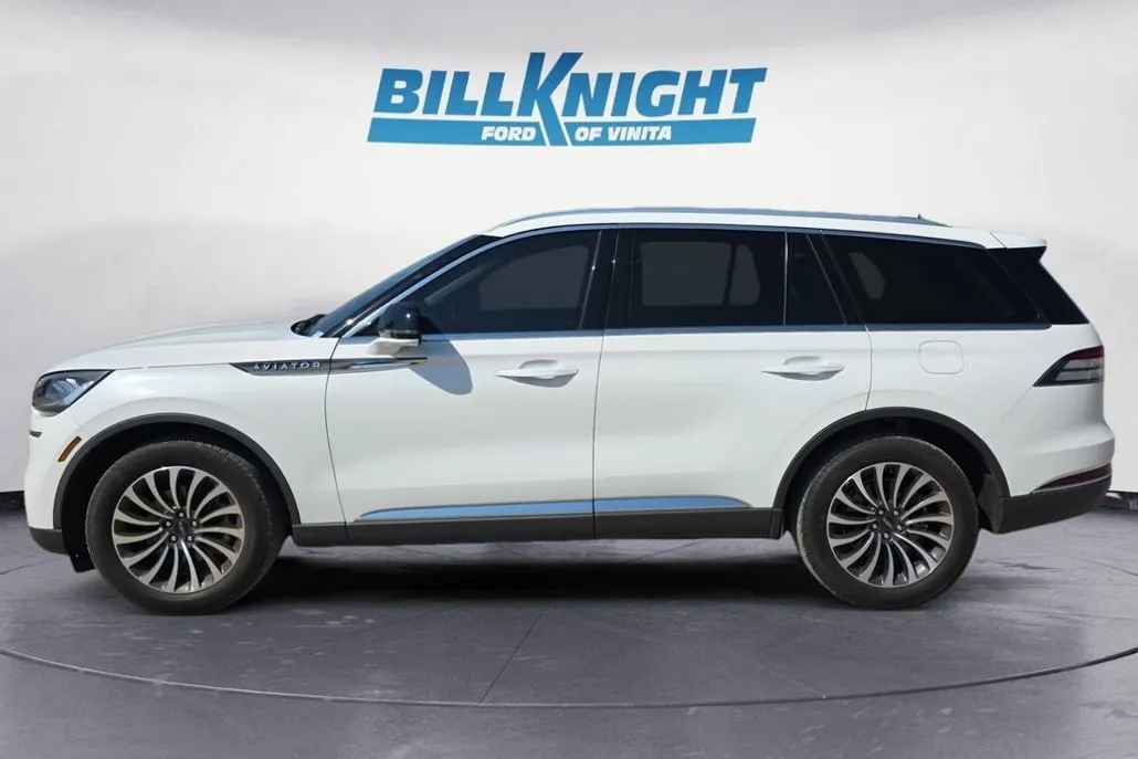 2023 Lincoln Aviator Standard photo 1