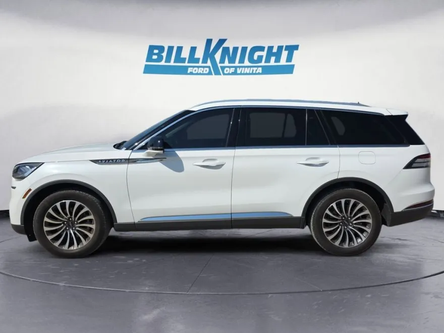 2023 Lincoln Aviator Standard photo 1