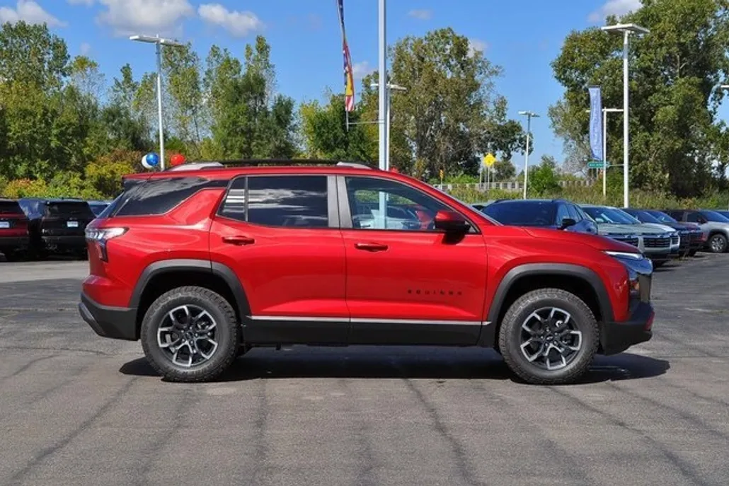 2026 Chevrolet Equinox ACTIV photo 1