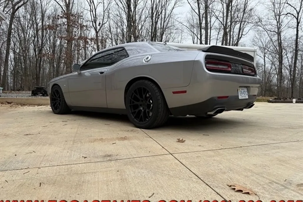 2015 Dodge Challenger R/T Scat Pack photo 1