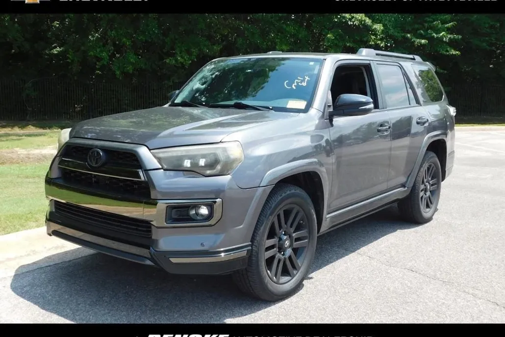 2019 Toyota 4Runner SR5 photo 1