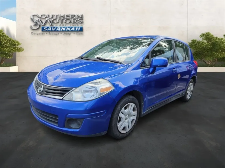 2012 Nissan Versa 1.8 S photo 1