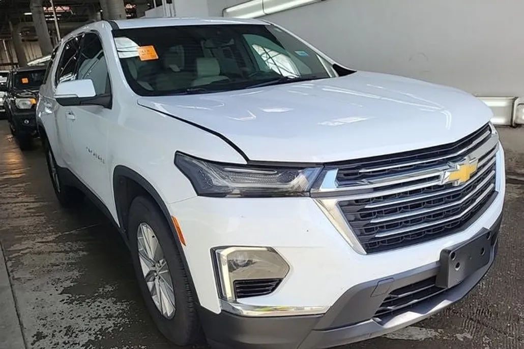2022 Chevrolet Traverse Leather photo 1