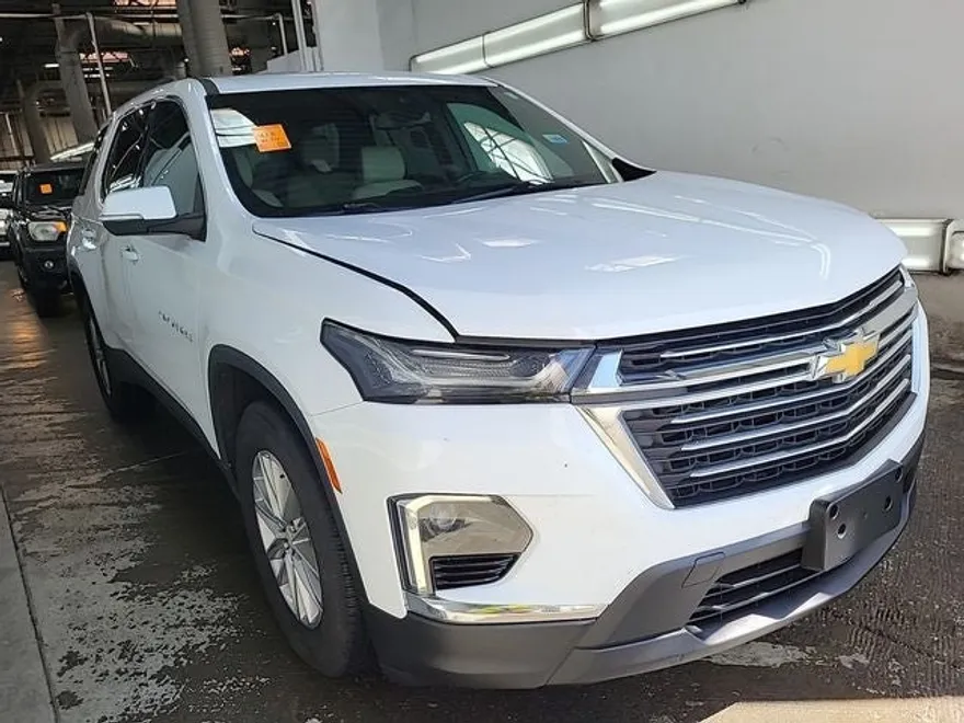2022 Chevrolet Traverse Leather photo 1