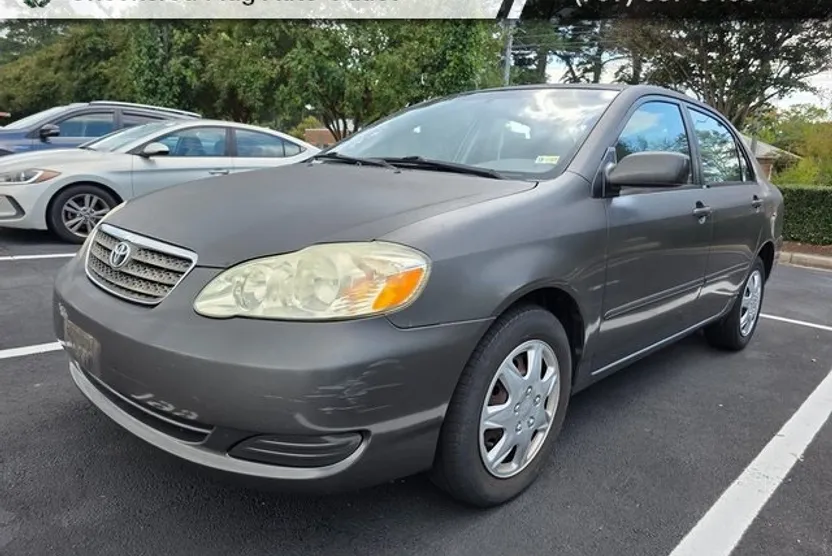 2005 Toyota Corolla CE photo 1