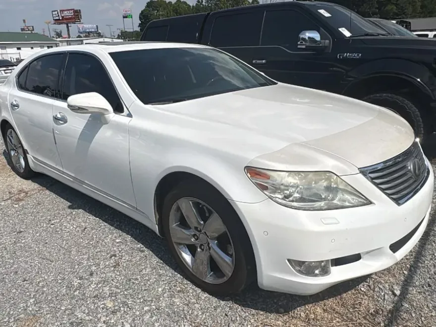 2011 Lexus LS 460 L photo 1