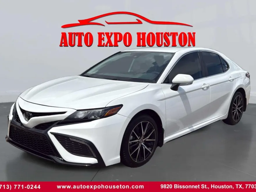 2021 Toyota Camry SE Nightshade Edition photo 1