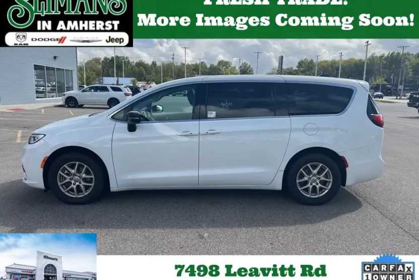 2024 Chrysler Pacifica Touring L photo 1