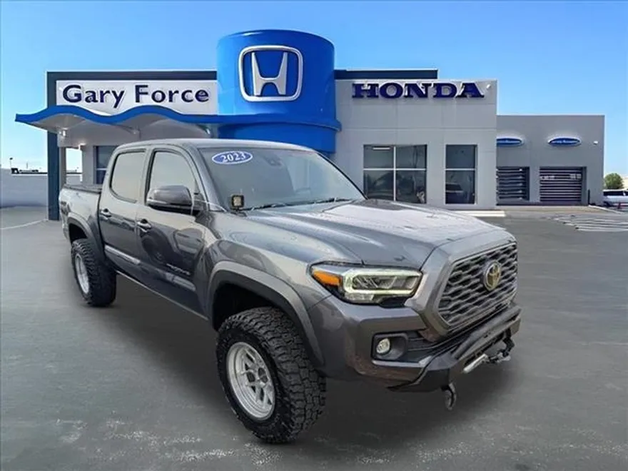 2023 Toyota Tacoma TRD Off-Road photo 1