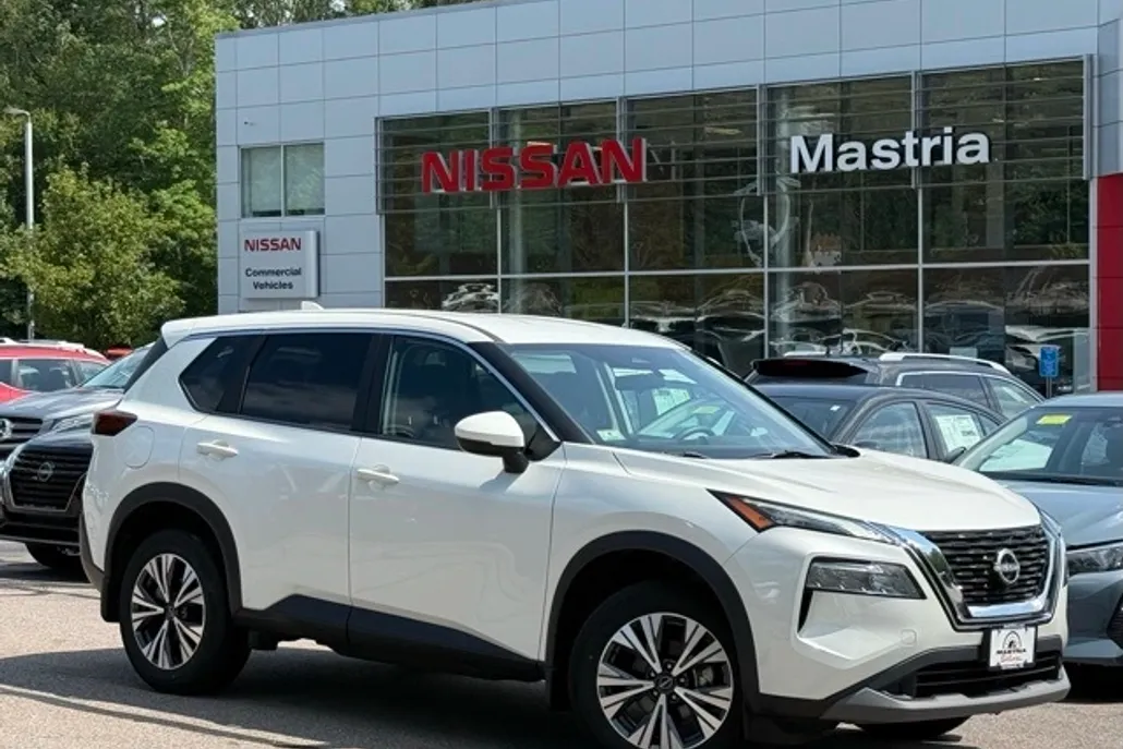 2022 Nissan Rogue SV photo 1