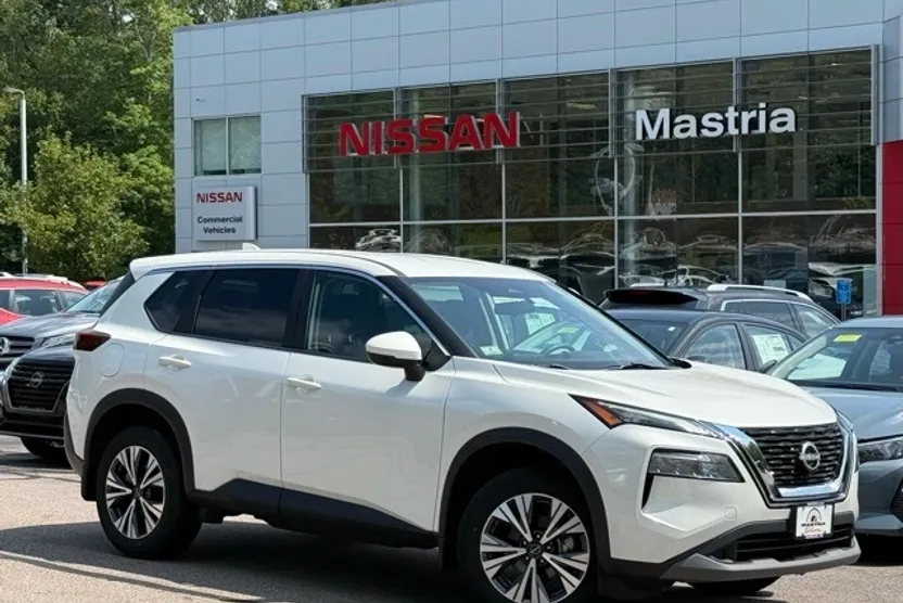 2022 Nissan Rogue SV photo 1