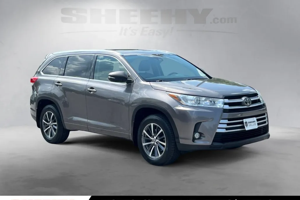 2017 Toyota Highlander XLE photo 1