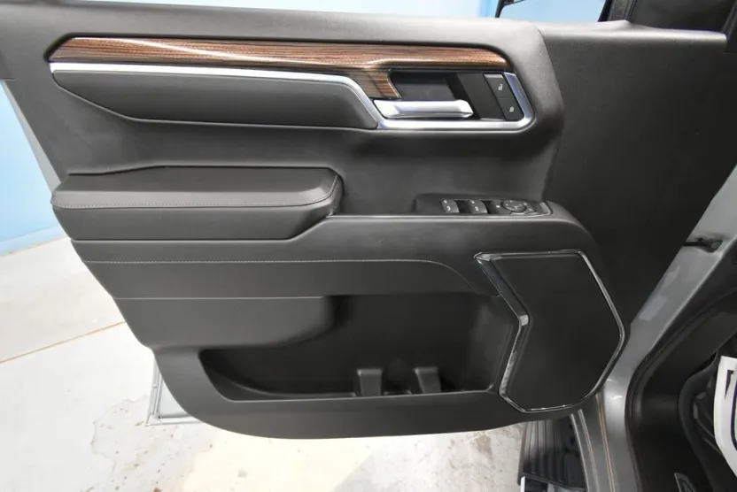 2024 Chevrolet Silverado 1500 LT photo 1