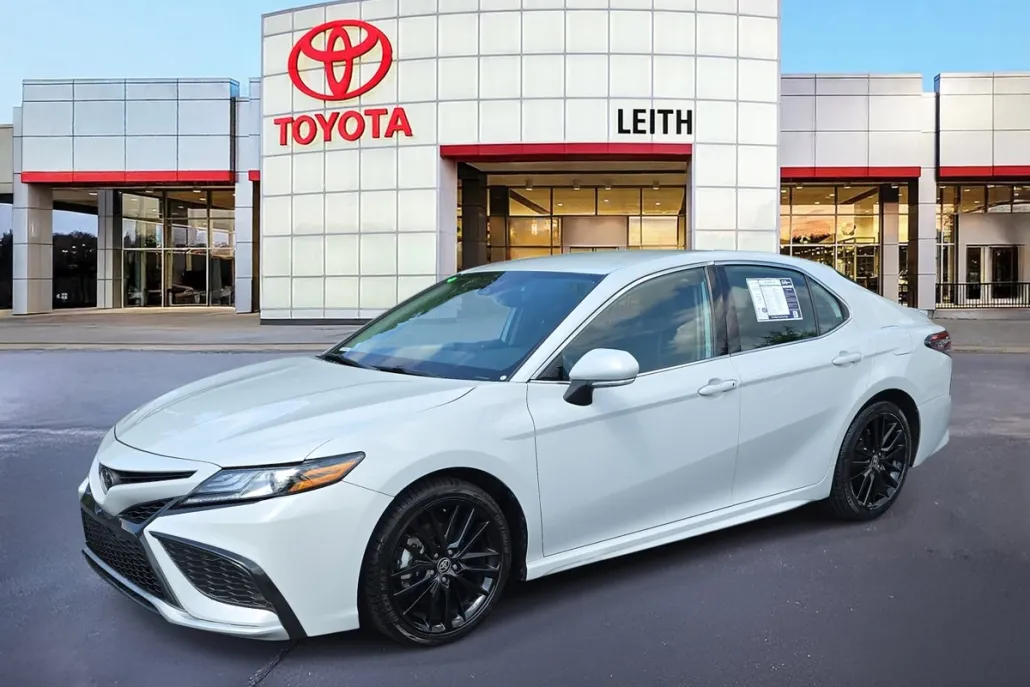 2023 Toyota Camry XSE photo 1
