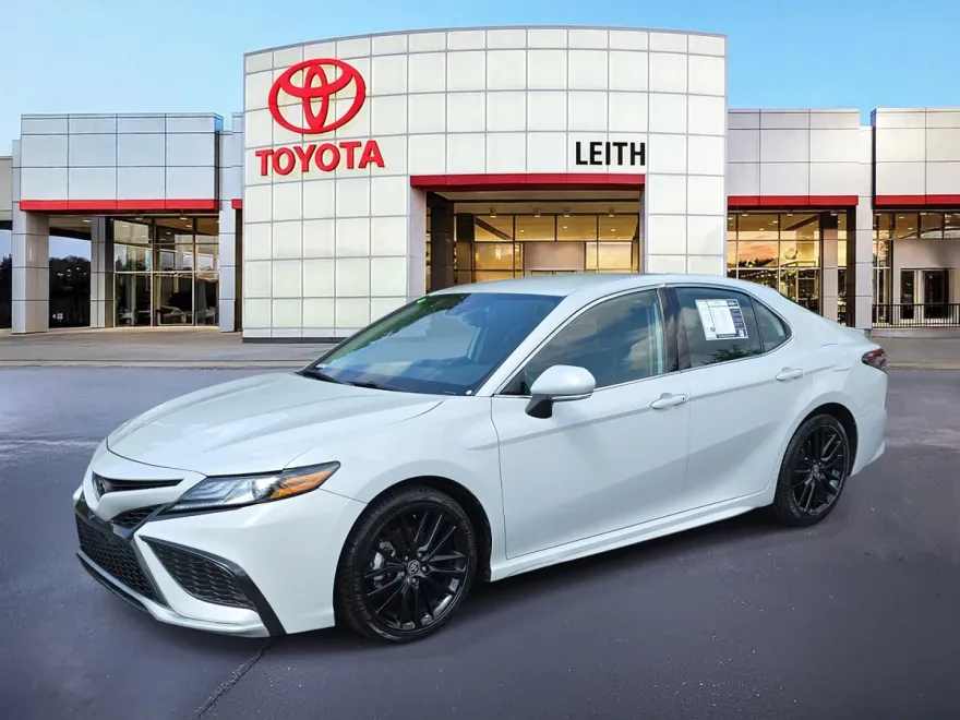 2023 Toyota Camry XSE photo 1