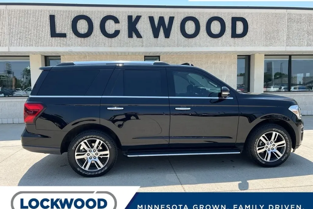2023 Ford Expedition Limited photo 1