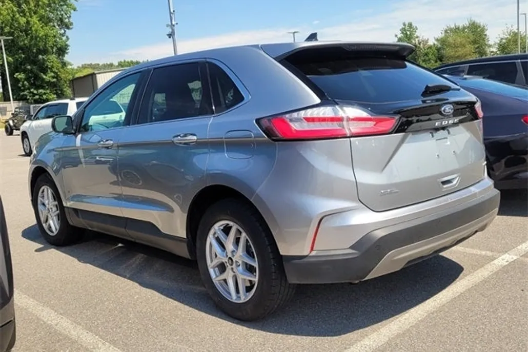 2024 Ford Edge SEL photo 1