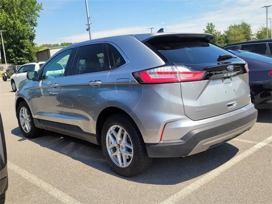 2024 Ford Edge SEL photo 1