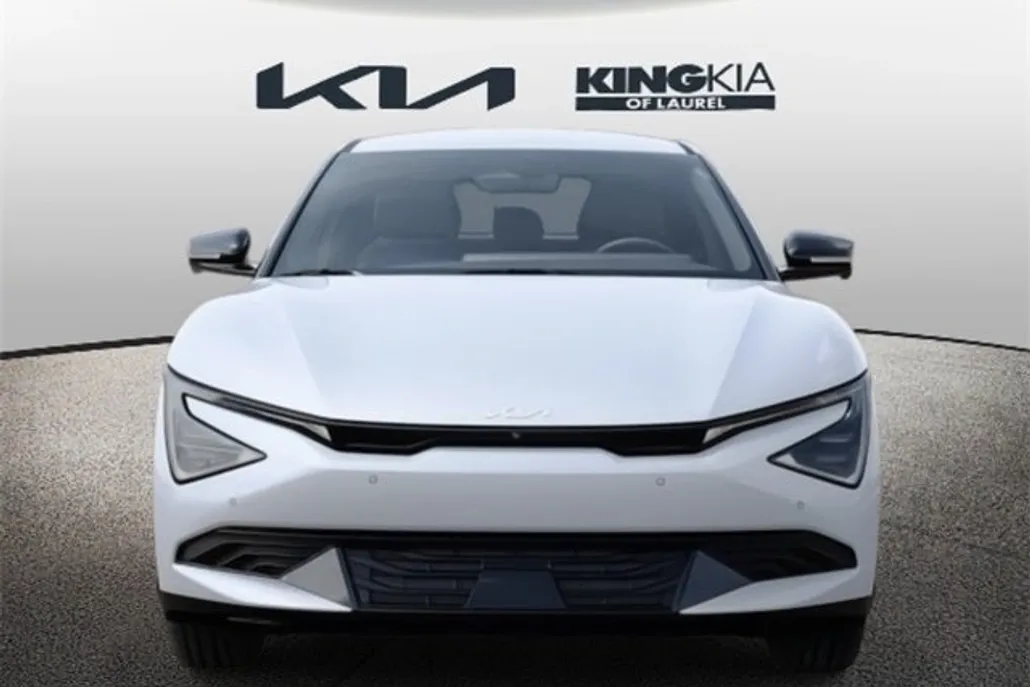 2025 Kia EV6 Light photo 1