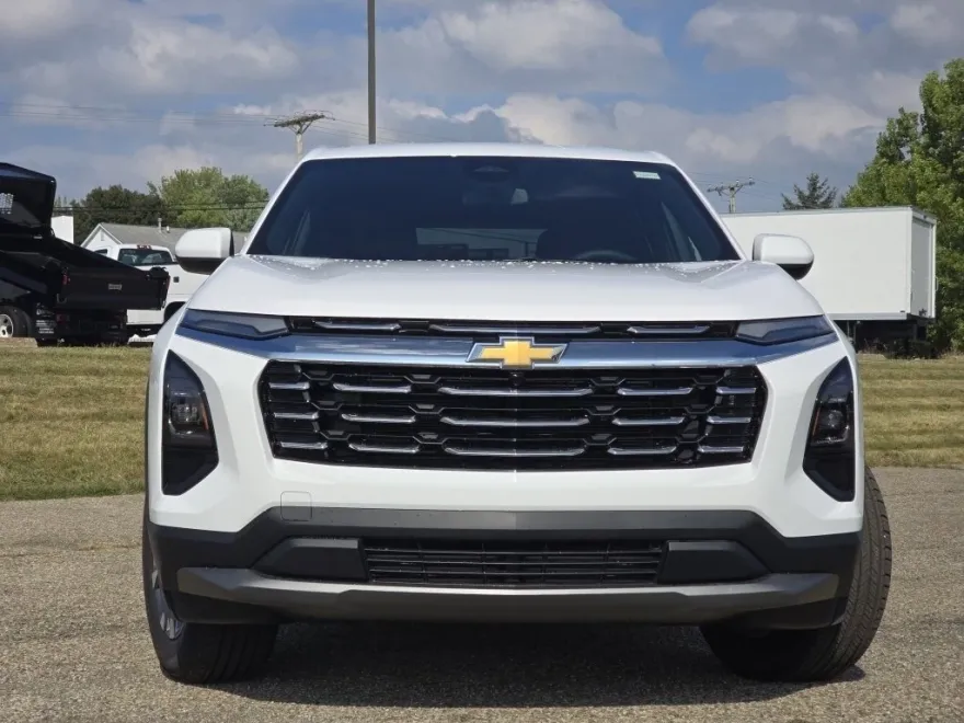 2026 Chevrolet Equinox LT photo 1