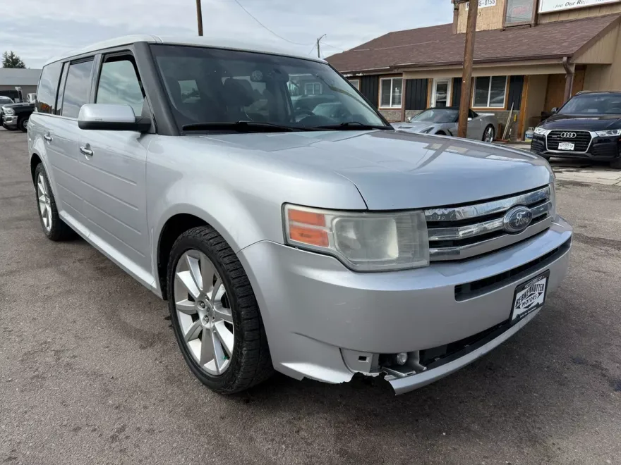 2011 Ford Flex SEL photo 1