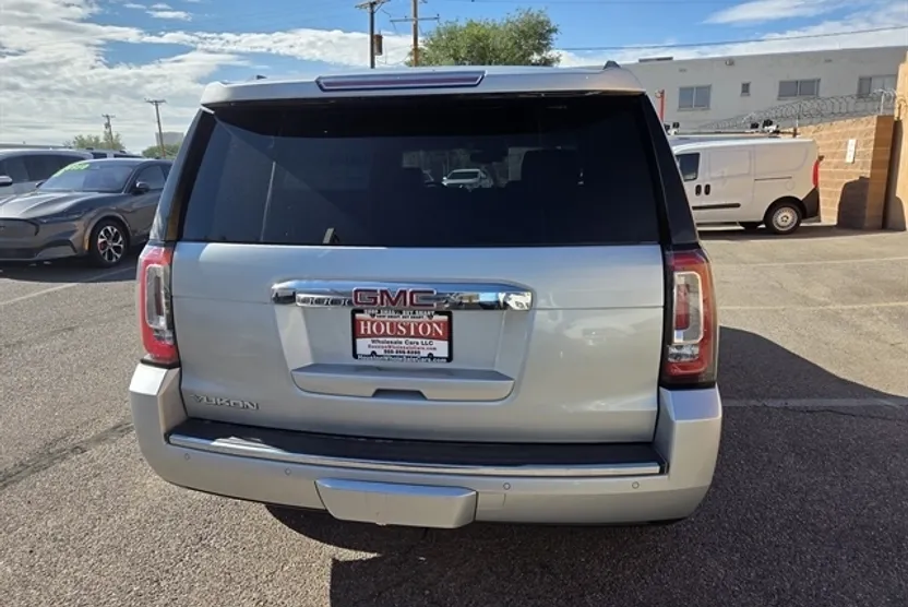 2017 Gmc Yukon Denali photo 1