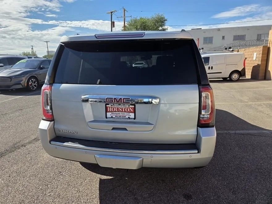 2017 Gmc Yukon Denali photo 1