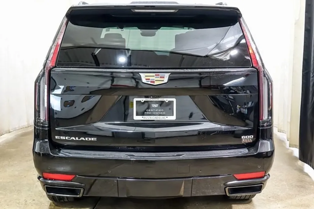 2023 Cadillac Escalade Sport photo 1
