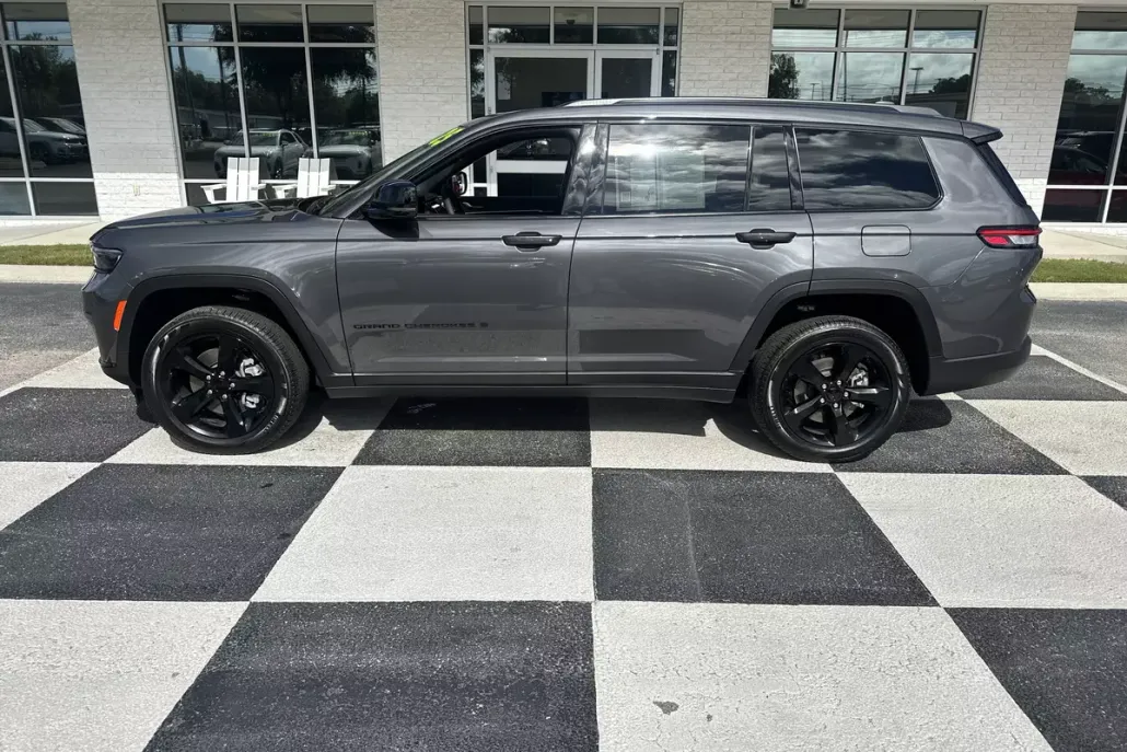2025 Jeep Grand Cherokee Limited photo 1