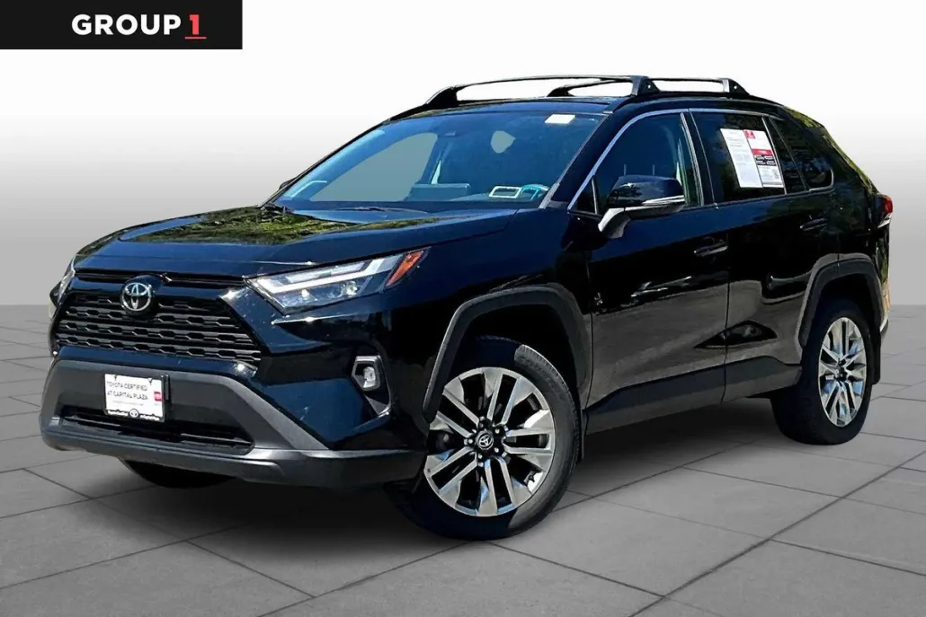 2023 Toyota RAV4 XLE Premium photo 1