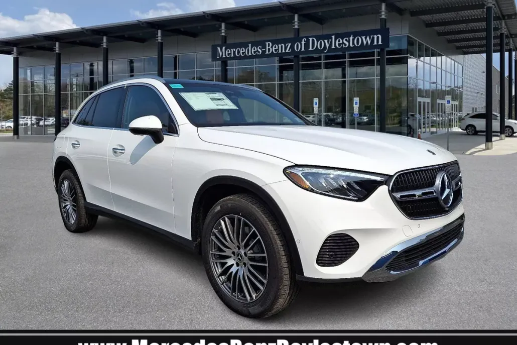 2025 Mercedes Benz GLC 300 4MATIC photo 1
