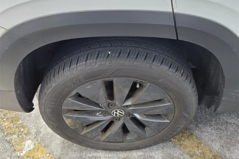 2022 Volkswagen Taos S photo 1